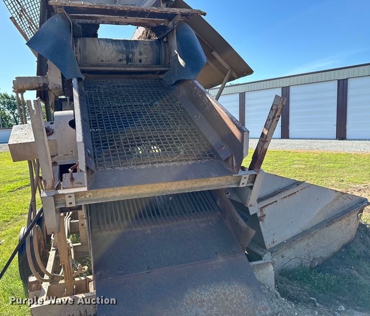 image for item DX0512 Screen USA BF35D2 top soil screen