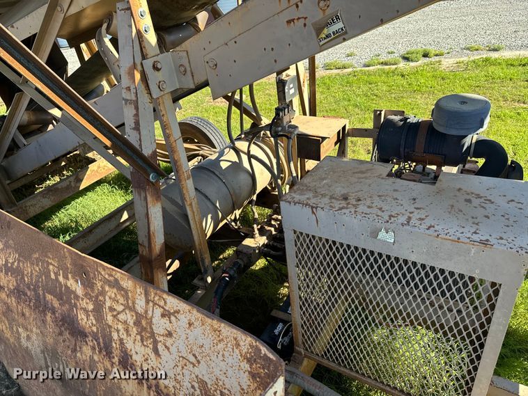 image for item DX0512 Screen USA BF35D2 top soil screen