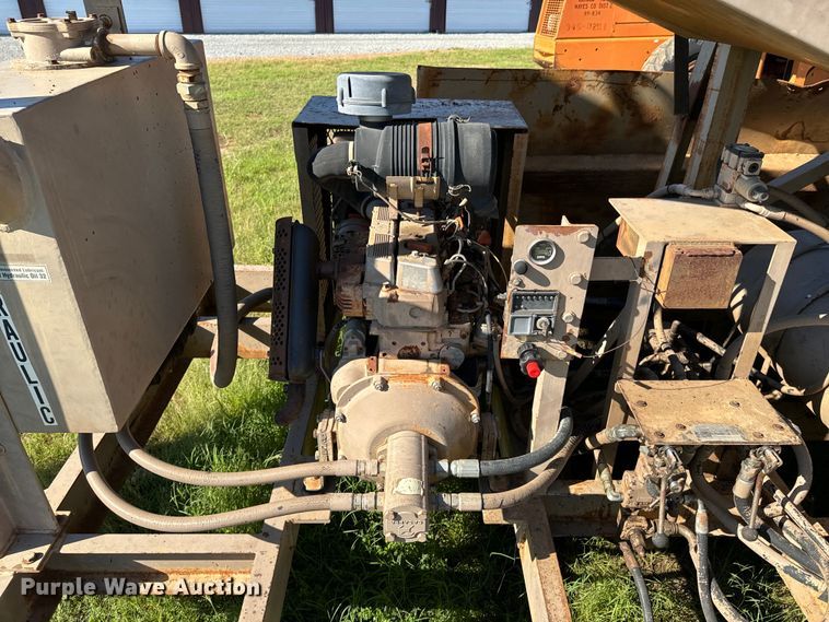 image for item DX0512 Screen USA BF35D2 top soil screen