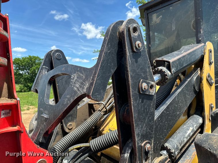 image for item DX0517 2013 Caterpillar 563C feller buncher