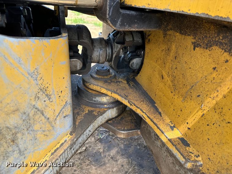 image for item DX0517 2013 Caterpillar 563C feller buncher