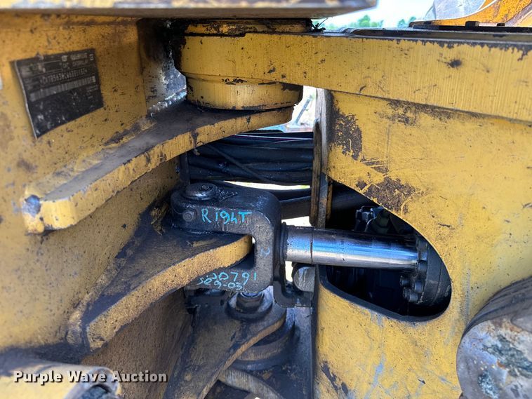 image for item DX0517 2013 Caterpillar 563C feller buncher