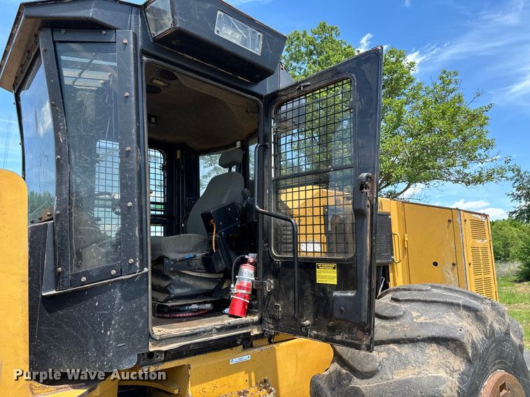 image for item DX0517 2013 Caterpillar 563C feller buncher