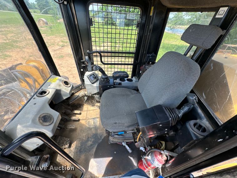 image for item DX0517 2013 Caterpillar 563C feller buncher