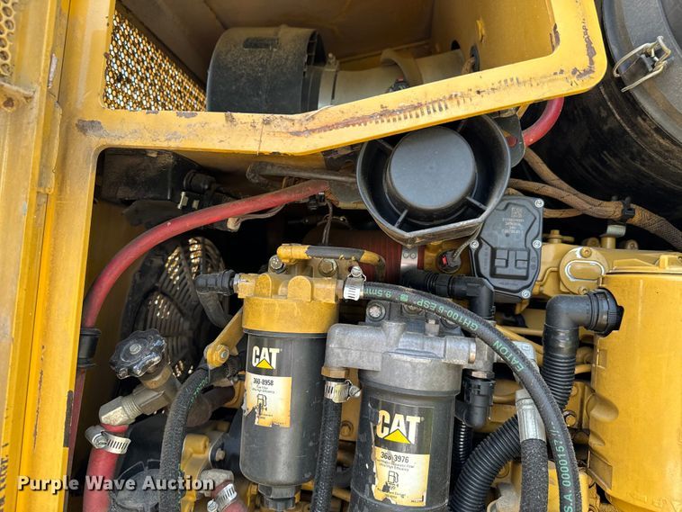 image for item DX0517 2013 Caterpillar 563C feller buncher