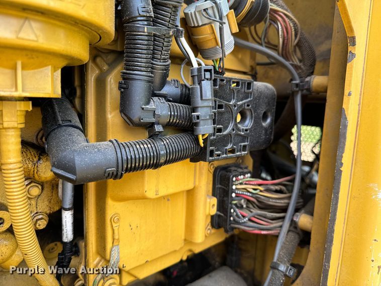 image for item DX0517 2013 Caterpillar 563C feller buncher