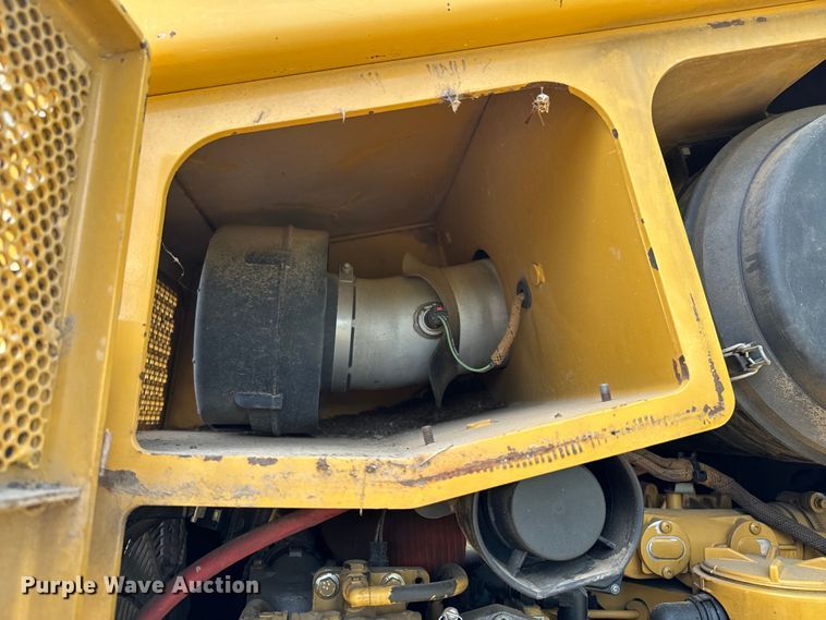 image for item DX0517 2013 Caterpillar 563C feller buncher
