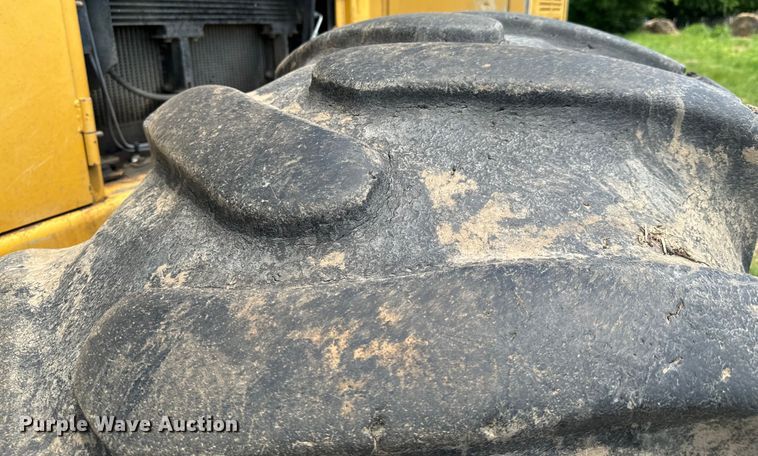 image for item DX0517 2013 Caterpillar 563C feller buncher