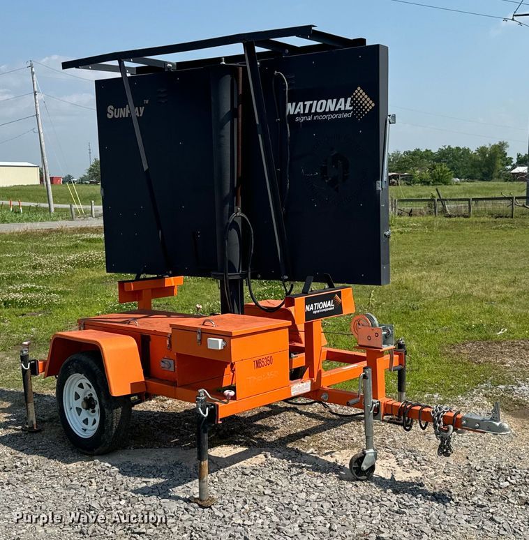 image for item DX0536 2018 National Signal SunRay message board trailer