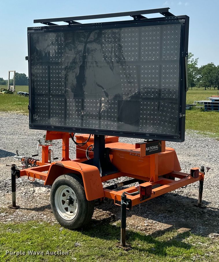 image for item DX0536 2018 National Signal SunRay message board trailer