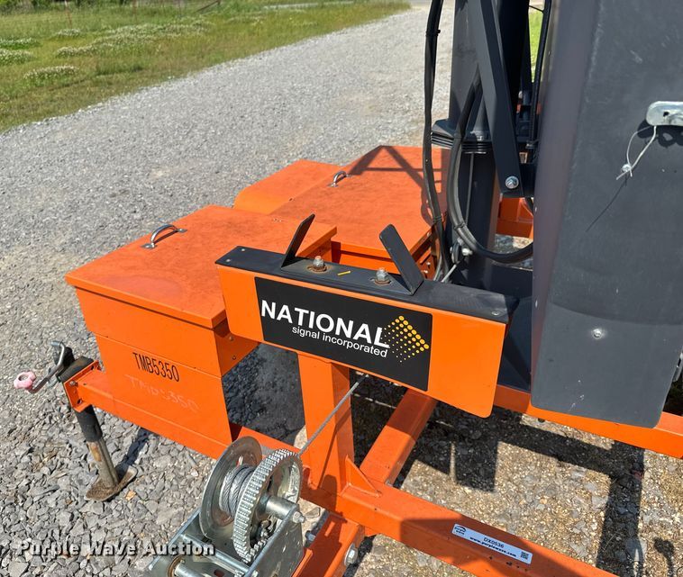 image for item DX0536 2018 National Signal SunRay message board trailer