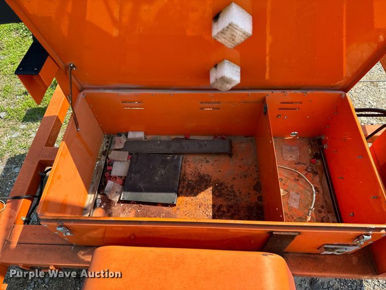 image for item DX0536 2018 National Signal SunRay message board trailer