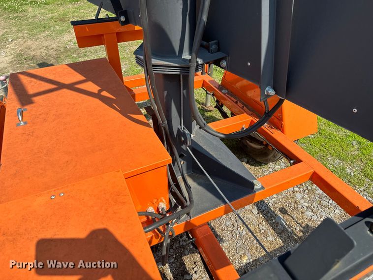 image for item DX0536 2018 National Signal SunRay message board trailer