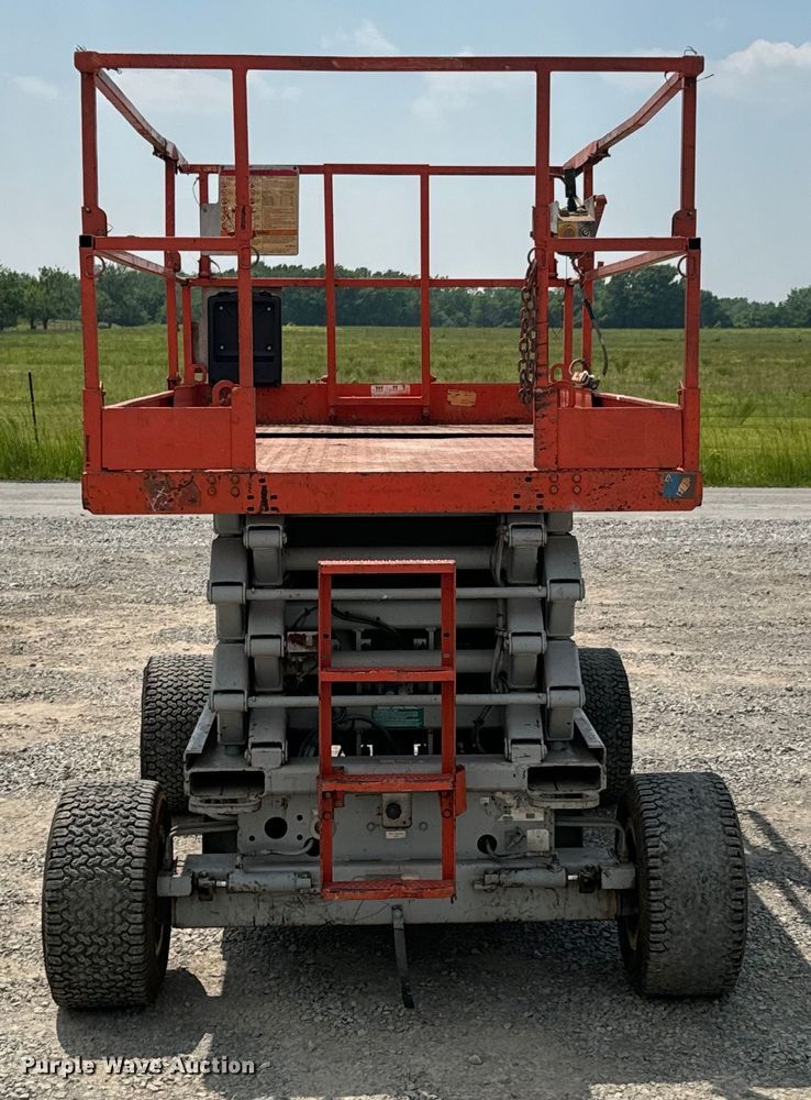 image for item DX0537 2006 SkyJack  SJIII 6832 scissor lift