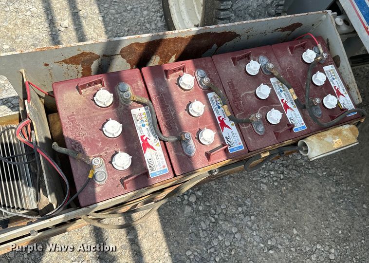 image for item DX0537 2006 SkyJack  SJIII 6832 scissor lift