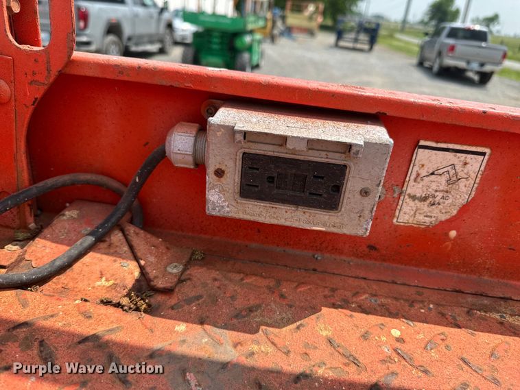 image for item DX0537 2006 SkyJack  SJIII 6832 scissor lift