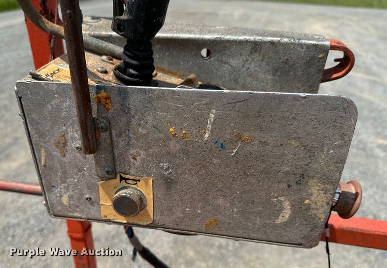 image for item DX0537 2006 SkyJack  SJIII 6832 scissor lift