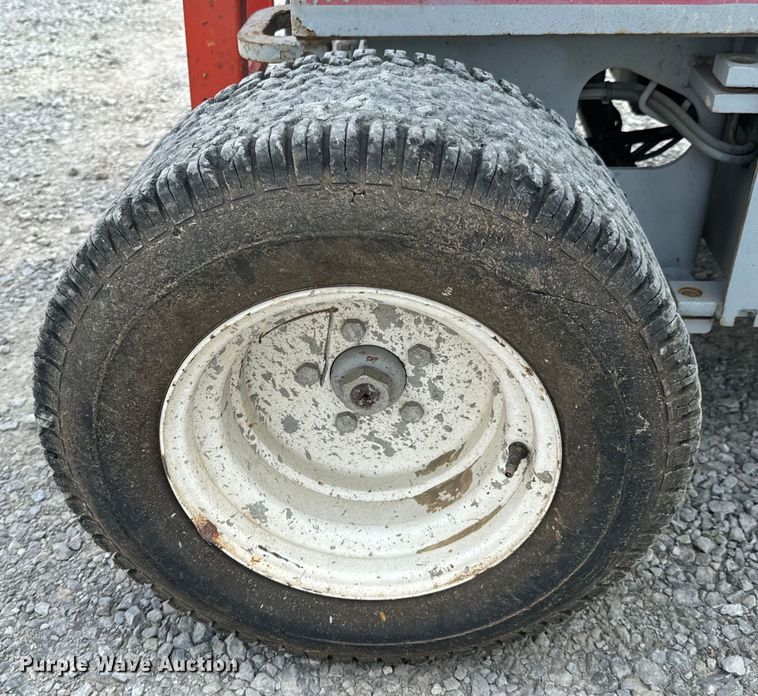 image for item DX0537 2006 SkyJack  SJIII 6832 scissor lift