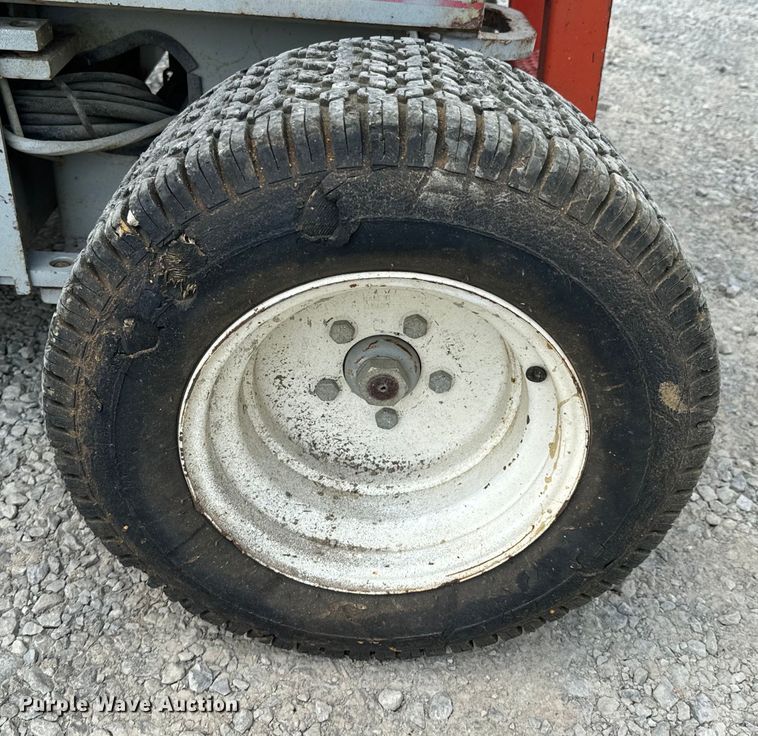 image for item DX0537 2006 SkyJack  SJIII 6832 scissor lift