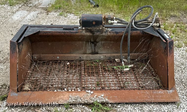 image for item DX0550 PFM skid steer screening bucket