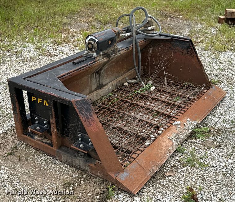 image for item DX0550 PFM skid steer screening bucket