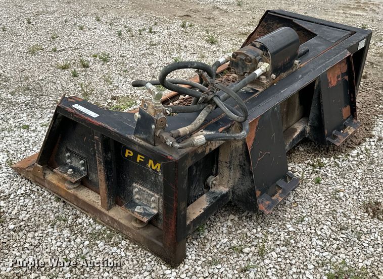 image for item DX0550 PFM skid steer screening bucket
