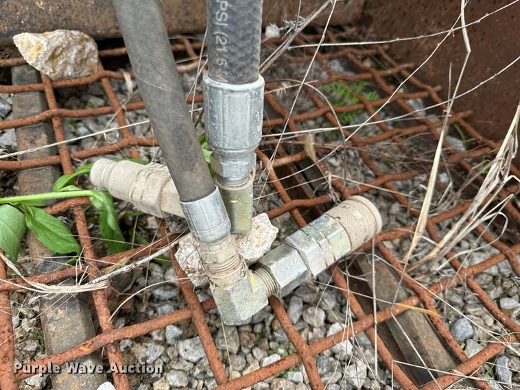 image for item DX0550 PFM skid steer screening bucket