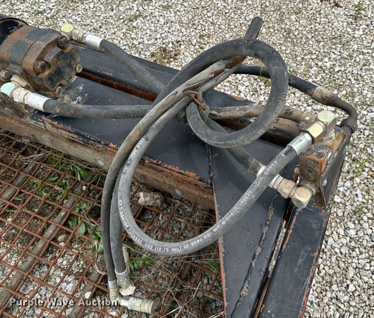 image for item DX0550 PFM skid steer screening bucket