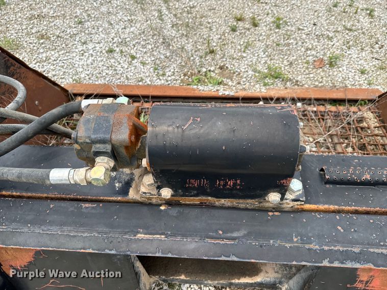 image for item DX0550 PFM skid steer screening bucket