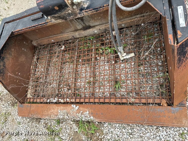 image for item DX0550 PFM skid steer screening bucket
