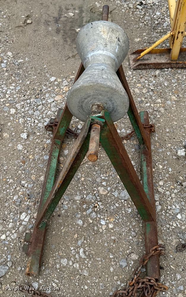 image for item DX0560 Pipe rolling racks