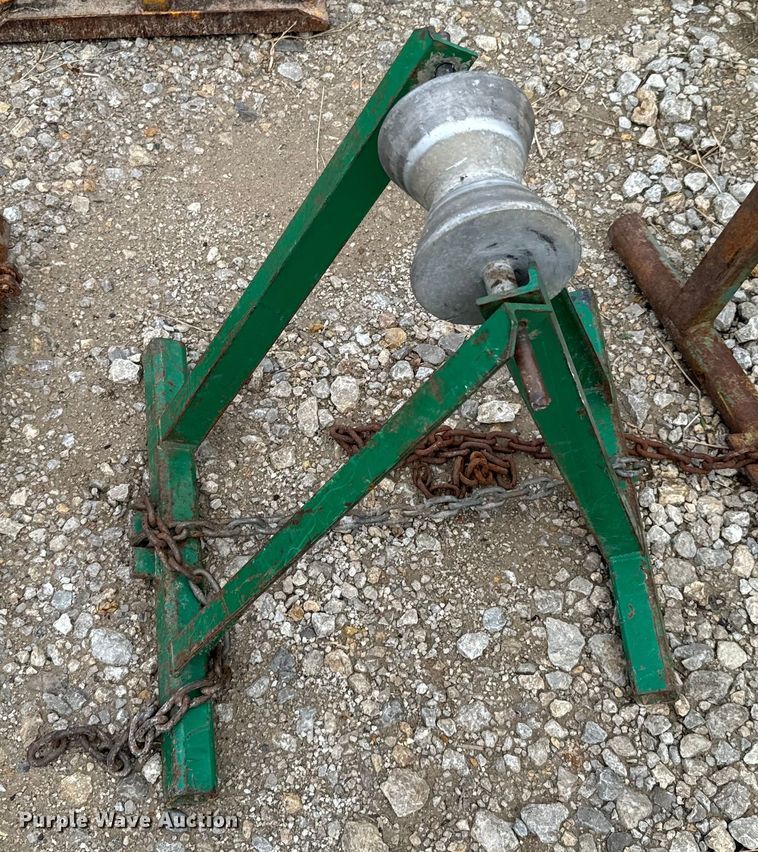 image for item DX0560 Pipe rolling racks