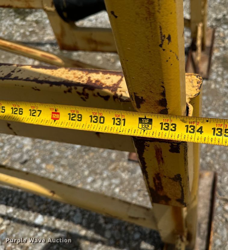 image for item DX0560 Pipe rolling racks