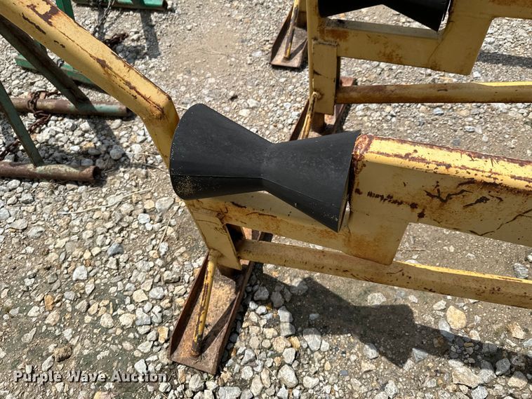 image for item DX0560 Pipe rolling racks