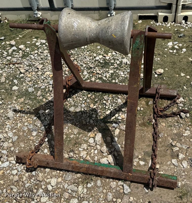 image for item DX0560 Pipe rolling racks