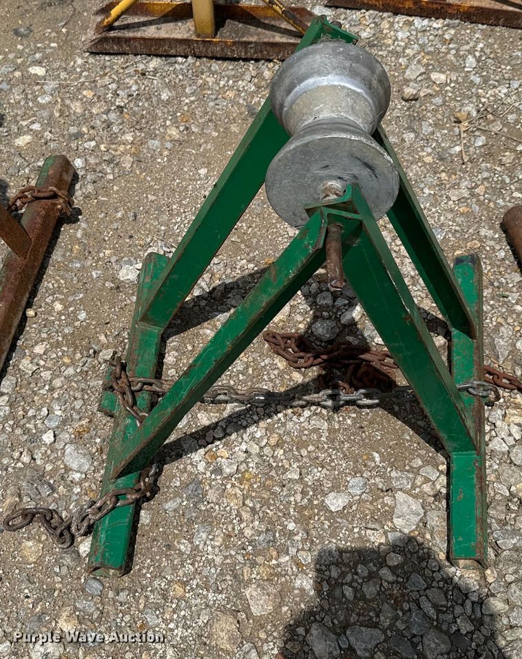 image for item DX0560 Pipe rolling racks