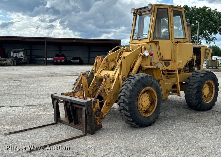 image for item DX0561 1971 Caterpillar 930 wheel loader