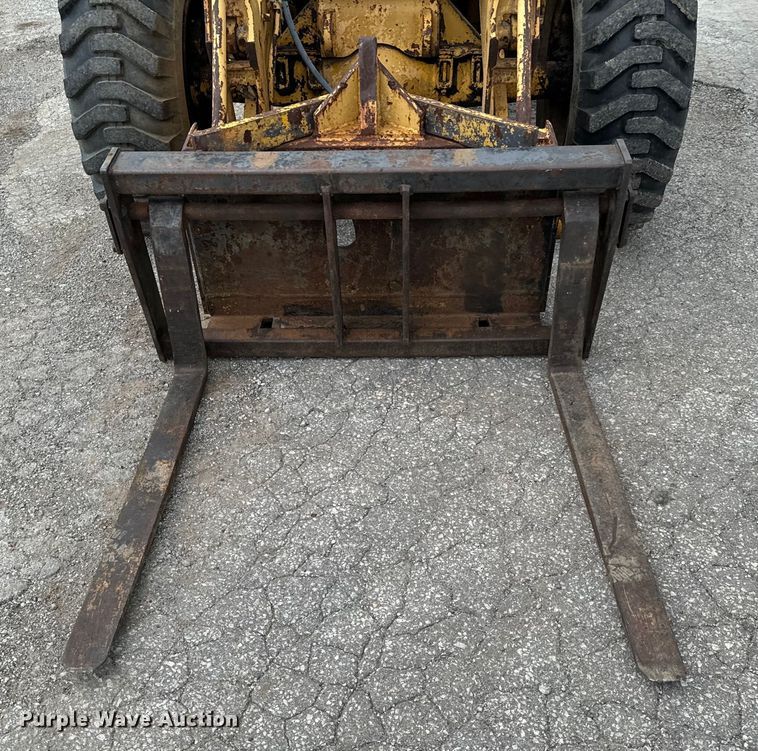 image for item DX0561 1971 Caterpillar 930 wheel loader