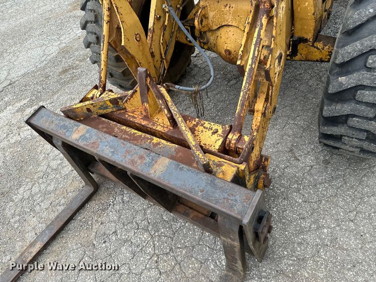 image for item DX0561 1971 Caterpillar 930 wheel loader