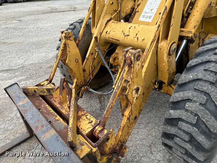 image for item DX0561 1971 Caterpillar 930 wheel loader
