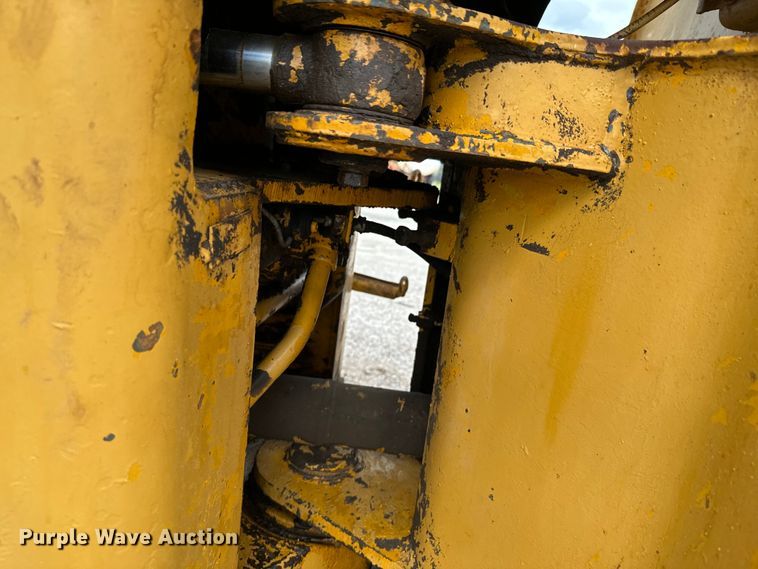 image for item DX0561 1971 Caterpillar 930 wheel loader