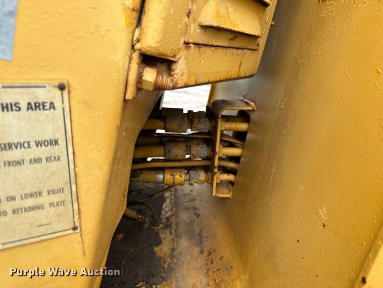 image for item DX0561 1971 Caterpillar 930 wheel loader
