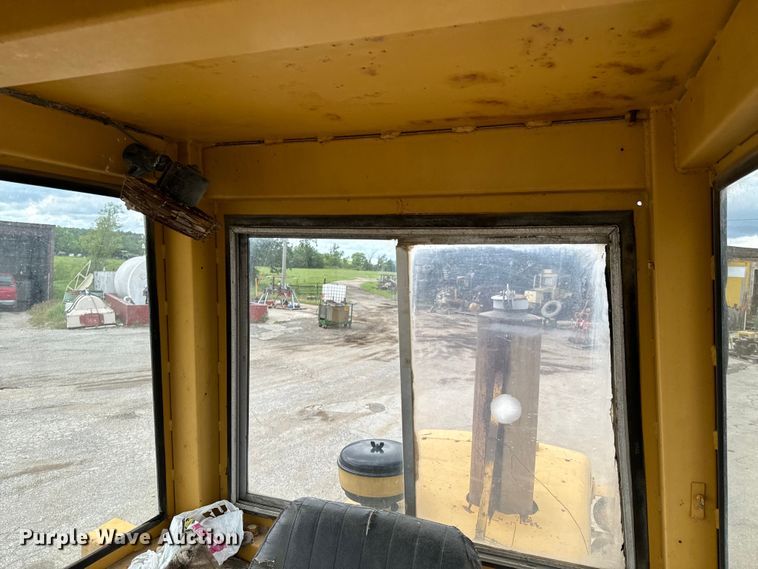 image for item DX0561 1971 Caterpillar 930 wheel loader