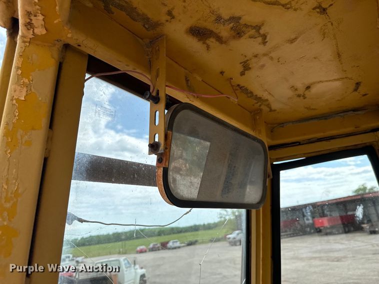 image for item DX0561 1971 Caterpillar 930 wheel loader