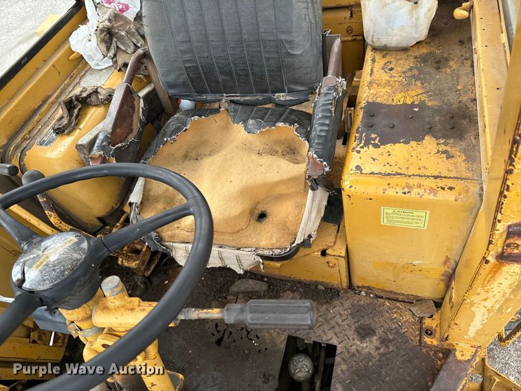 image for item DX0561 1971 Caterpillar 930 wheel loader