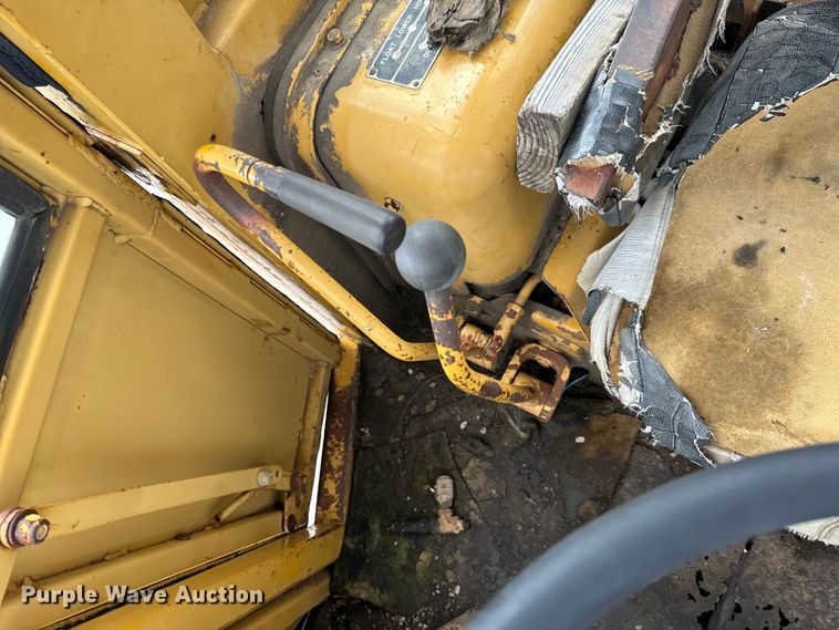 image for item DX0561 1971 Caterpillar 930 wheel loader