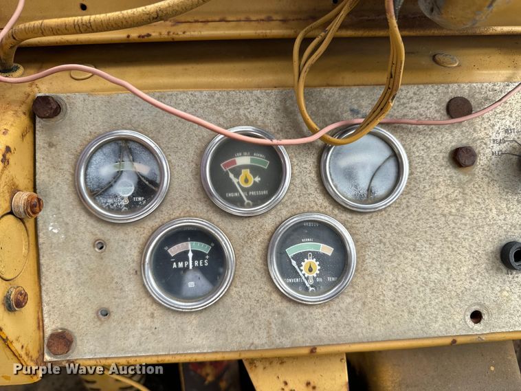 image for item DX0561 1971 Caterpillar 930 wheel loader