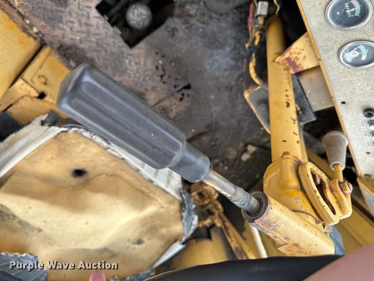 image for item DX0561 1971 Caterpillar 930 wheel loader