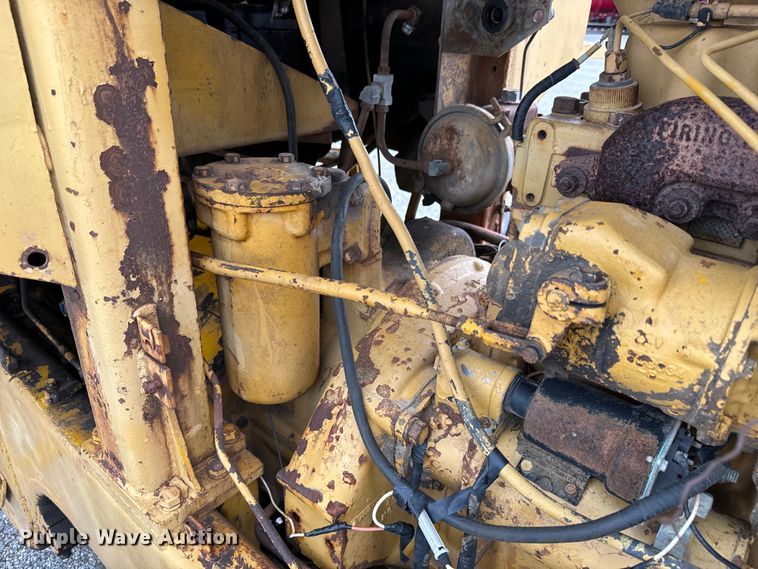 image for item DX0561 1971 Caterpillar 930 wheel loader