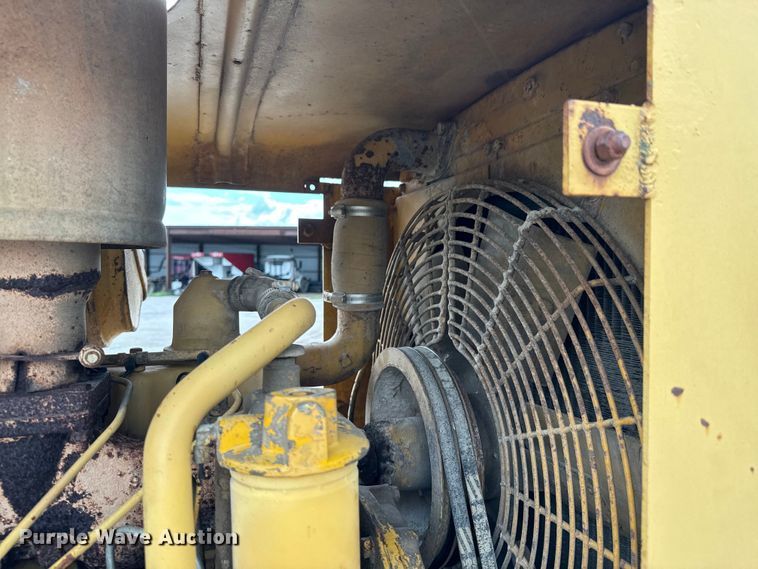 image for item DX0561 1971 Caterpillar 930 wheel loader